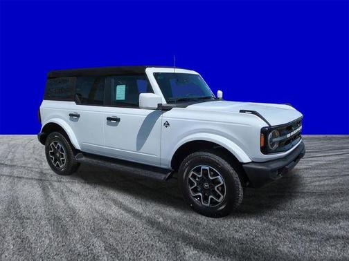 Oxford White 2026 Ford Bronco Outer Banks