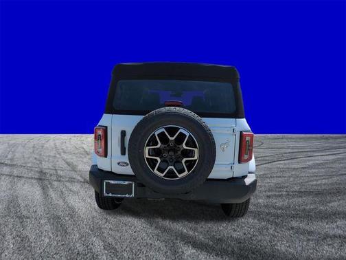 Oxford White 2026 Ford Bronco Outer Banks