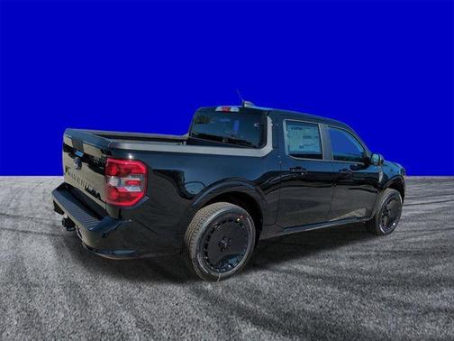 Shadow Black 2026 Ford Maverick Lobo Standard