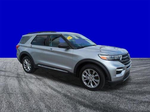 Iconic Silver Metallic 2021 Ford Explorer XLT