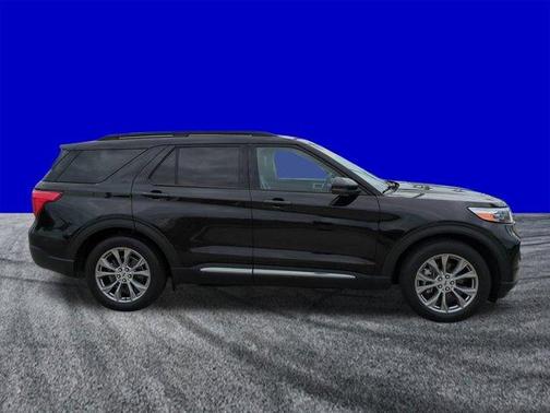 Agate Black Metallic 2023 Ford Explorer XLT