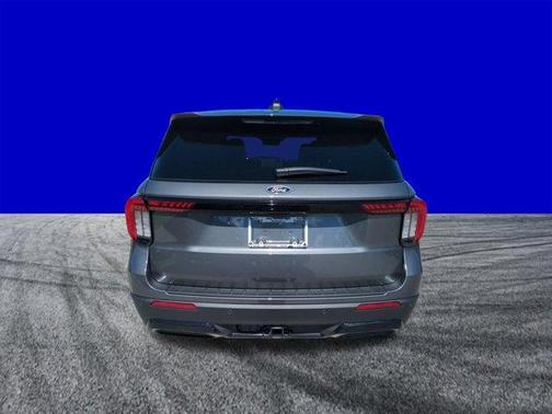 Carbonized Gray Metallic 2027 Ford Explorer ST-Line