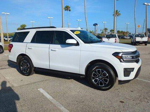 Oxford White 2022 Ford Expedition XLT