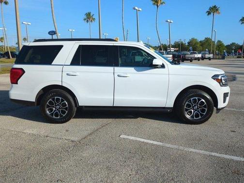 Oxford White 2022 Ford Expedition XLT