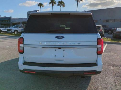 Oxford White 2022 Ford Expedition XLT