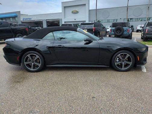 2025 Ford Mustang EcoBoost