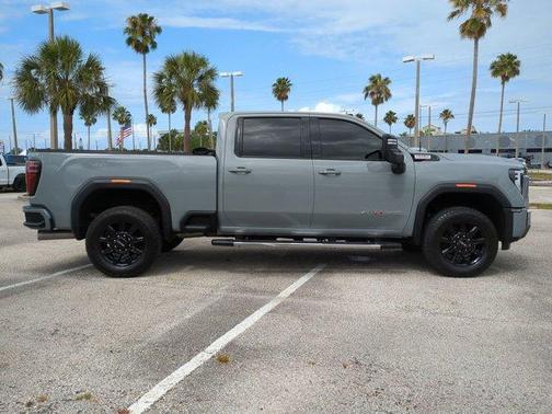 2024 GMC Sierra 2500 AT4