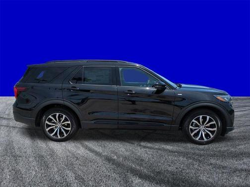 Agate Black Metallic 2026 Ford Explorer ST-Line