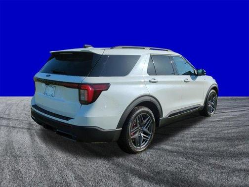 Star White 2026 Ford Explorer ST-Line