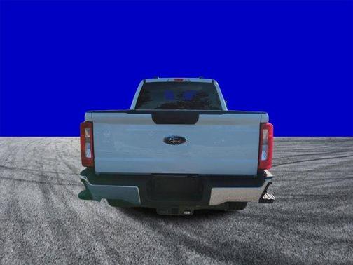 Oxford White 2026 Ford F-350 XLT