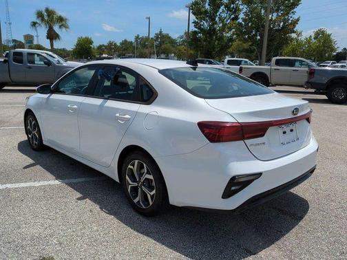 Snow White Pearl 2021 Kia Forte LXS