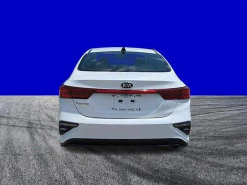Snow White Pearl 2021 Kia Forte LXS