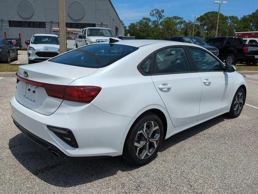 Snow White Pearl 2021 Kia Forte LXS