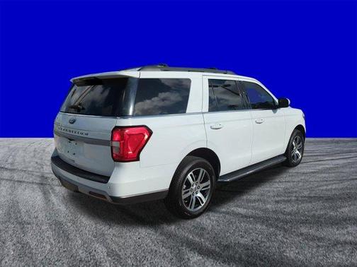 Oxford White 2022 Ford Expedition XLT
