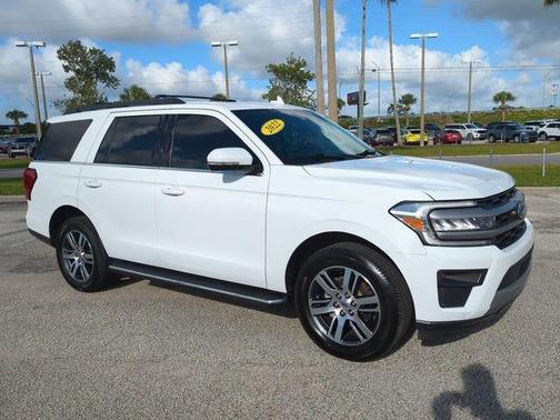 Oxford White 2022 Ford Expedition XLT