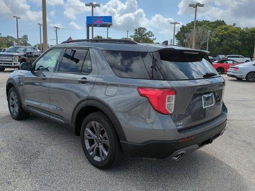 Carbonized Gray Metallic 2023 Ford Explorer XLT