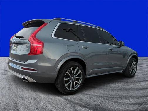 2019 Volvo XC90 T6 Momentum