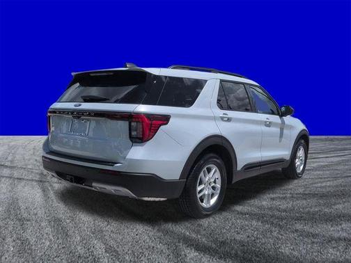 Space White Metallic 2026 Ford Explorer Active