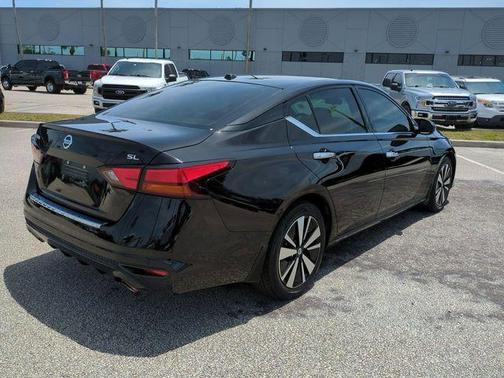 Black 2021 Nissan Altima 2.5 SL