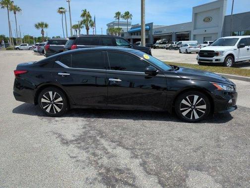 Black 2021 Nissan Altima 2.5 SL