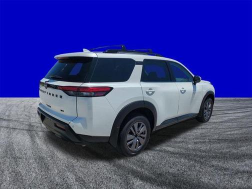 White 2024 Nissan Pathfinder SV