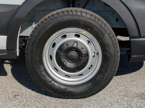 Oxford White 2026 Ford Transit-250 148 WB Medium Roof Cargo