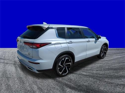2022 Mitsubishi Outlander SE