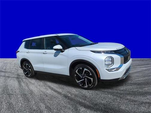 2022 Mitsubishi Outlander SE