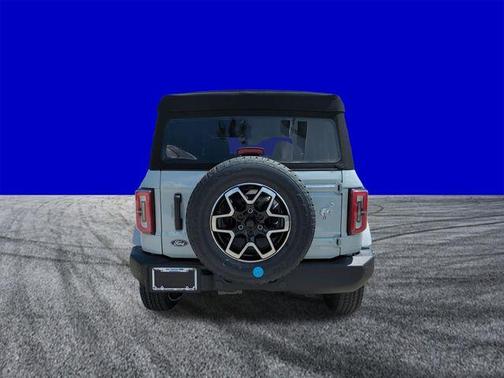 Avalanche Gray 2026 Ford Bronco Outer Banks