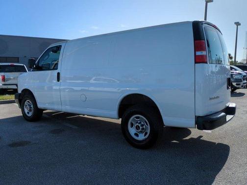 2023 GMC Savana 2500 Work Van