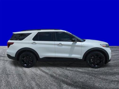 Star White 2023 Ford Explorer ST-Line