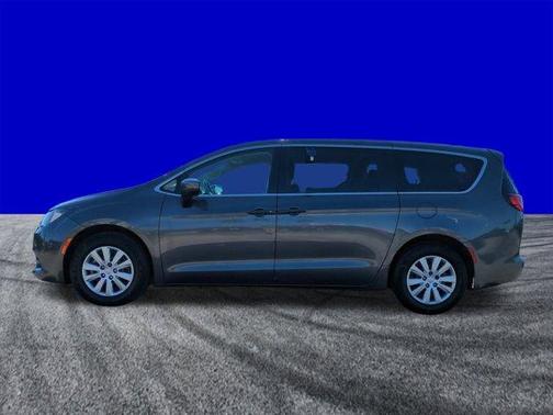 2021 Chrysler Voyager L