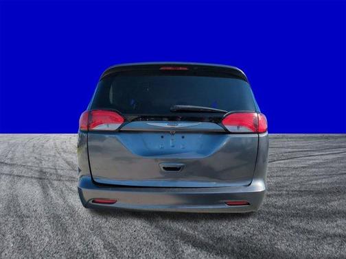 2021 Chrysler Voyager L