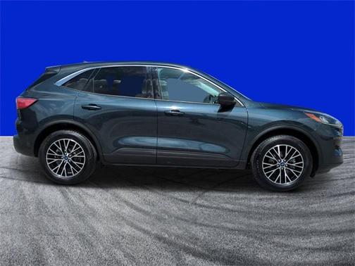 2022 Ford Escape PHEV SE