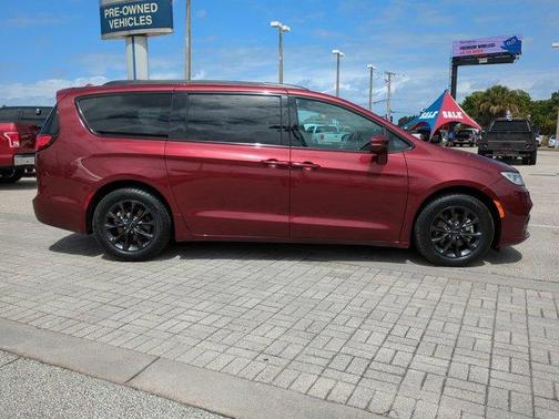 2021 Chrysler Pacifica Touring