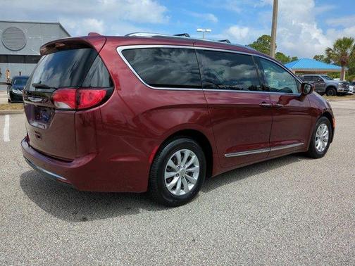 2018 Chrysler Pacifica Touring-L Plus
