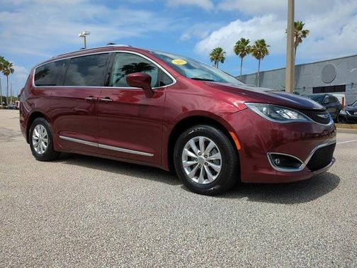 2018 Chrysler Pacifica Touring-L Plus