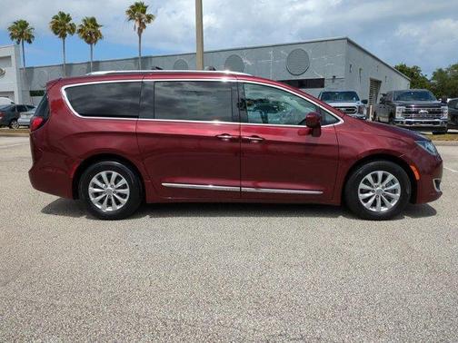 2018 Chrysler Pacifica Touring-L Plus