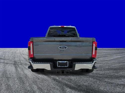 Carbonized Gray Metallic 2026 Ford F-350 Lariat Super Duty