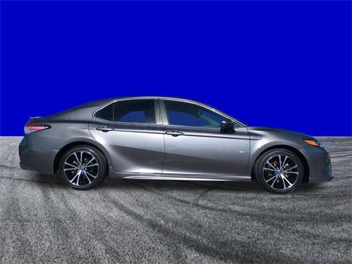 2020 Toyota Camry Hybrid SE