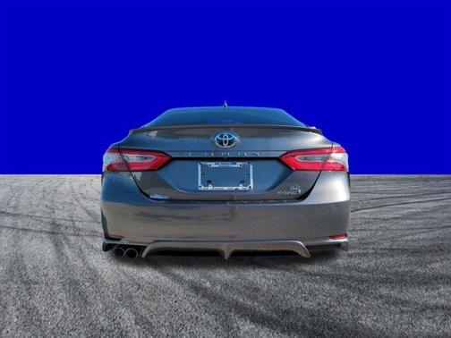 2020 Toyota Camry Hybrid SE