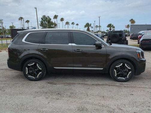 Dark Moss 2023 Kia Telluride EX