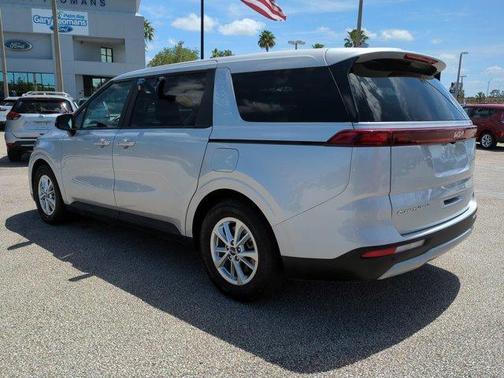 2022 Kia Carnival LXS