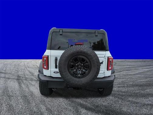 Oxford White 2026 Ford Bronco Badlands