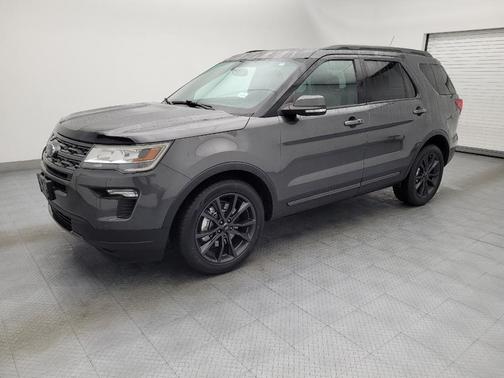 Magnetic Metallic 2018 Ford Explorer XLT