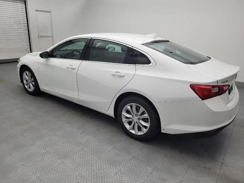 Summit White 2023 Chevrolet Malibu FWD 1LT