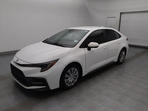 White 2022 Toyota Corolla SE