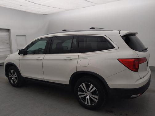 White Diamond Pearl 2018 Honda Pilot EX