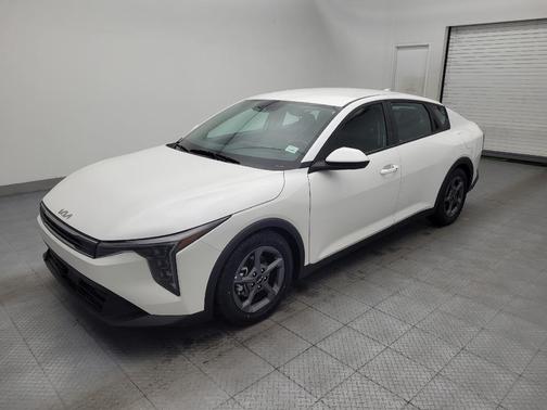 Snow White Pearl 2025 Kia K4 LXS