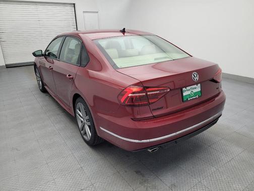 Fortana Red Metallic 2018 Volkswagen Passat 2.0T R-Line